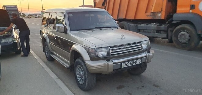 Mitsubishi Pajero 1992, 350,000 km - 2.5 l - Bakı