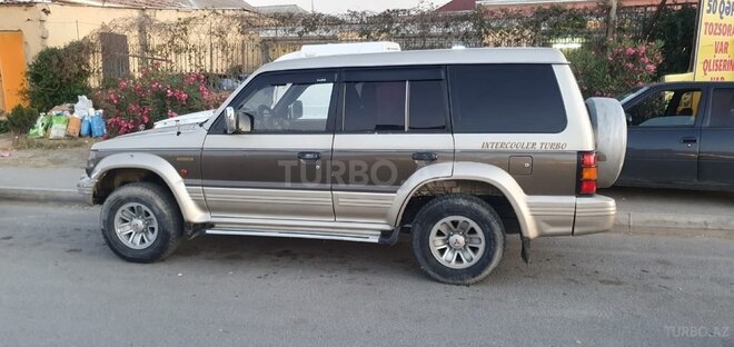 Mitsubishi Pajero 1992, 350,000 km - 2.5 l - Bakı
