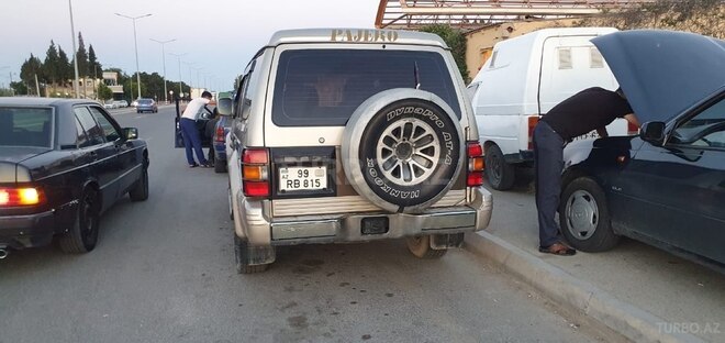 Mitsubishi Pajero 1992, 350,000 km - 2.5 l - Bakı