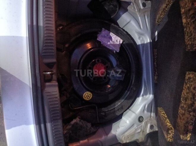 Toyota Auris 2009, 285,000 km - 1.4 л - Bakı