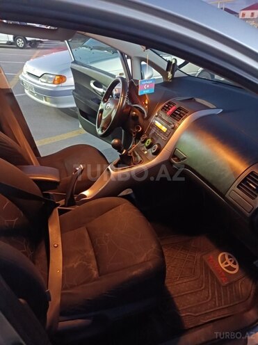 Toyota Auris 2009, 285,000 km - 1.4 л - Bakı