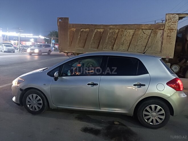 Toyota Auris 2009, 285,000 km - 1.4 л - Bakı