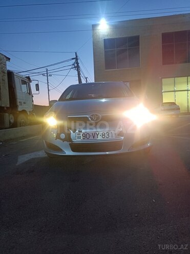 Toyota Auris 2009, 285,000 km - 1.4 л - Bakı