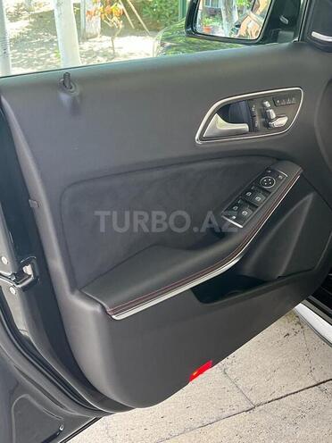 Mercedes  2019, 22,000 km - 2.0 l - Bakı