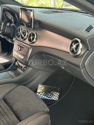 Mercedes  2019, 22,000 km - 2.0 l - Bakı
