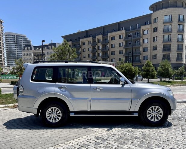 Mitsubishi Pajero 2014, 149,997 km - 3.5 л - Bakı