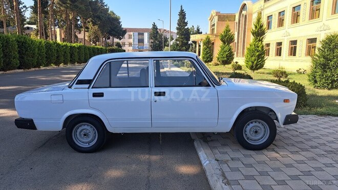 LADA (VAZ) 2107 2009, 88,235 km - 1.6 l - Salyan