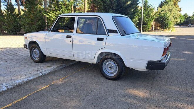 LADA (VAZ) 2107 2009, 88,235 km - 1.6 l - Salyan