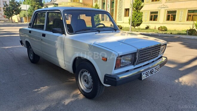 LADA (VAZ) 2107 2009, 88,235 km - 1.6 l - Salyan