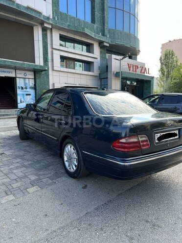 Mercedes E 240 2000, 300,000 km - 2.4 l - Sumqayıt