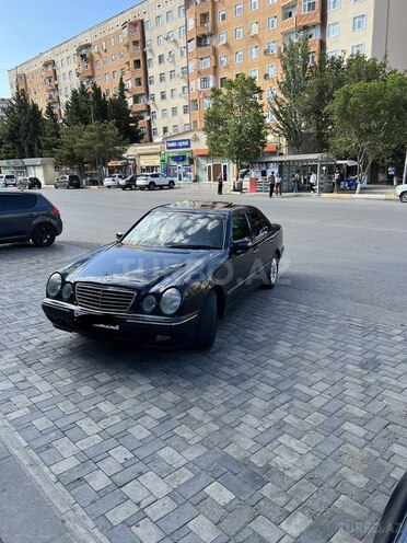 Mercedes E 240 2000, 300,000 km - 2.4 l - Sumqayıt