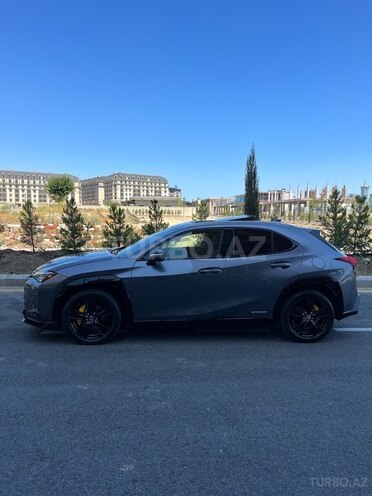Lexus UX 250h 2020, 30,000 km - 2.0 l - Bakı