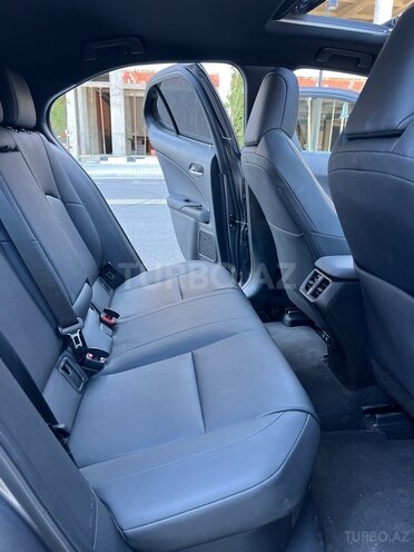 Lexus UX 250h 2020, 30,000 km - 2.0 l - Bakı