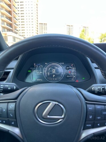 Lexus UX 250h 2020, 30,000 km - 2.0 l - Bakı