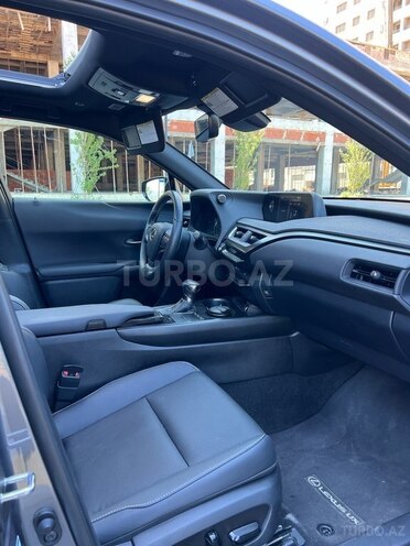 Lexus UX 250h 2020, 30,000 km - 2.0 l - Bakı