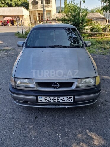 Opel Vectra 1995, 456,457 km - 1.6 l - Qax