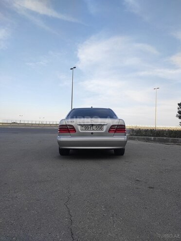Mercedes E 200 2001, 265,000 km - 2.0 l - Bakı