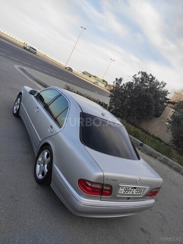 Mercedes E 200 2001, 265,000 km - 2.0 l - Bakı