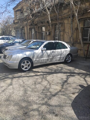Mercedes E 200 2001, 265,000 km - 2.0 l - Bakı