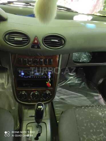 Mercedes A 160 2001, 166,350 km - 1.6 л - Qax