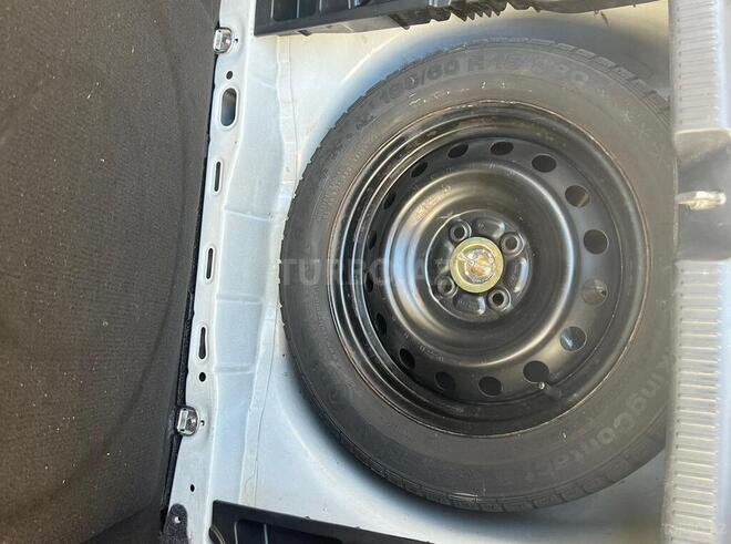 Toyota Corolla 2004, 272,000 km - 1.4 l - Bakı