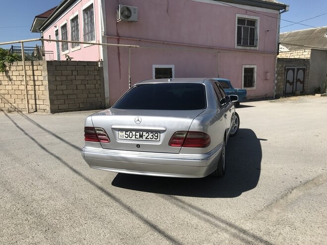 Mercedes E 220 2000, 610,000 km - 2.2 l - Bakı