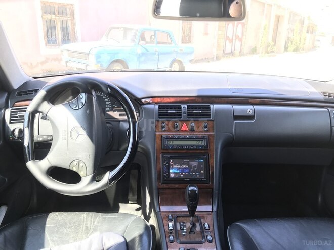 Mercedes E 220 2000, 610,000 km - 2.2 l - Bakı