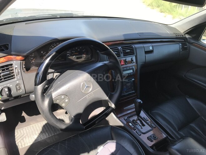 Mercedes E 220 2000, 610,000 km - 2.2 l - Bakı