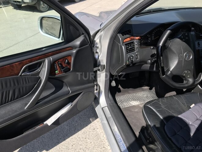 Mercedes E 220 2000, 610,000 km - 2.2 l - Bakı