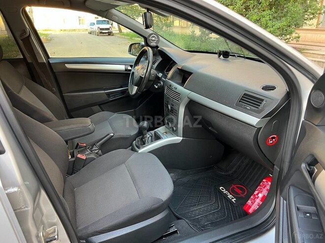 Opel Astra 2009, 240,000 km - 1.3 l - Gəncə