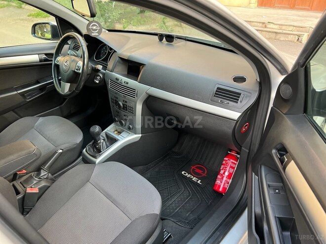 Opel Astra 2009, 240,000 km - 1.3 l - Gəncə