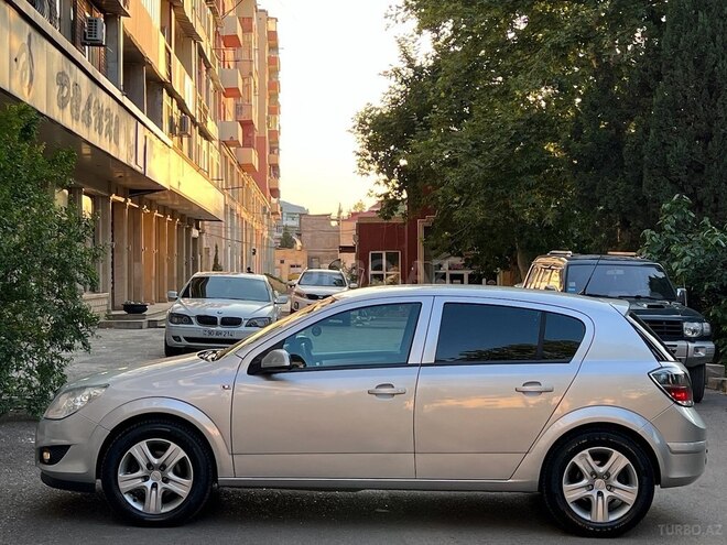 Opel Astra 2009, 240,000 km - 1.3 l - Gəncə