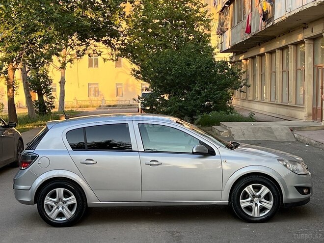 Opel Astra 2009, 240,000 km - 1.3 l - Gəncə
