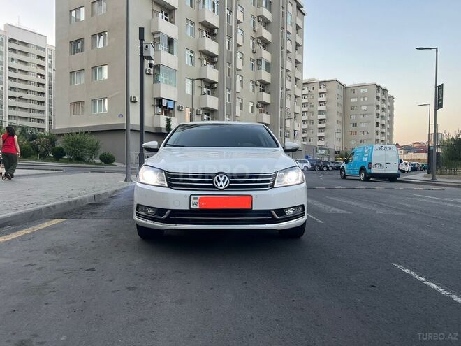 Volkswagen Passat 2013, 208,216 km - 1.8 l - Bakı