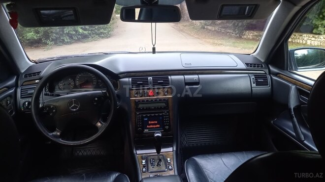 Mercedes E 220 2001, 452,865 km - 2.2 l - Masallı