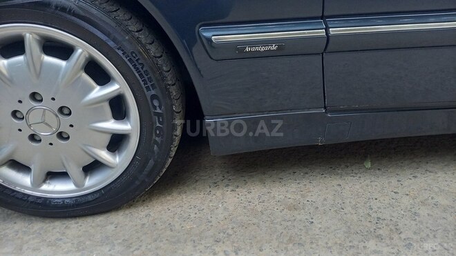 Mercedes E 220 2001, 452,865 km - 2.2 l - Masallı
