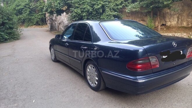 Mercedes E 220 2001, 452,865 km - 2.2 l - Masallı