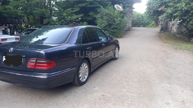 Mercedes E 220 2001, 452,865 km - 2.2 l - Masallı
