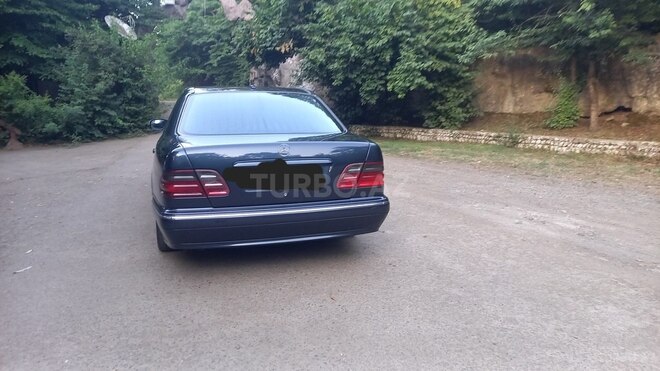 Mercedes E 220 2001, 452,865 km - 2.2 l - Masallı
