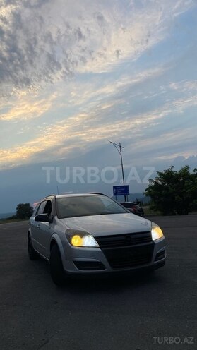 Opel Astra 2005, 315,000 km - 1.3 l - Qax