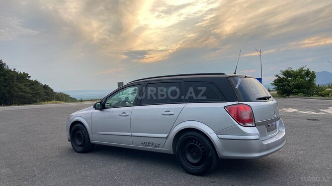 Opel Astra 2005, 315,000 km - 1.3 l - Qax