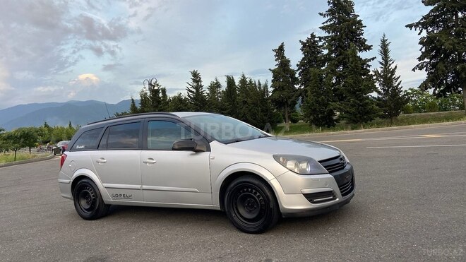 Opel Astra 2005, 315,000 km - 1.3 l - Qax
