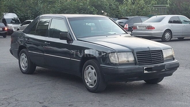 Mercedes E 200 1993, 275,000 km - 2.0 l - Bakı