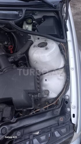 BMW 318 2000, 394,393 km - 1.9 l - Yevlax