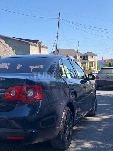 Volkswagen Jetta 2005, 243,500 km - 2.5 l - Zaqatala