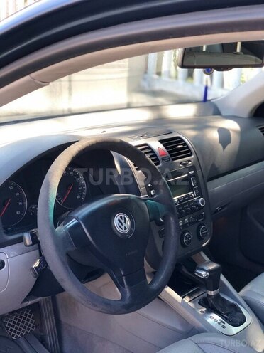 Volkswagen Jetta 2005, 243,500 km - 2.5 l - Zaqatala
