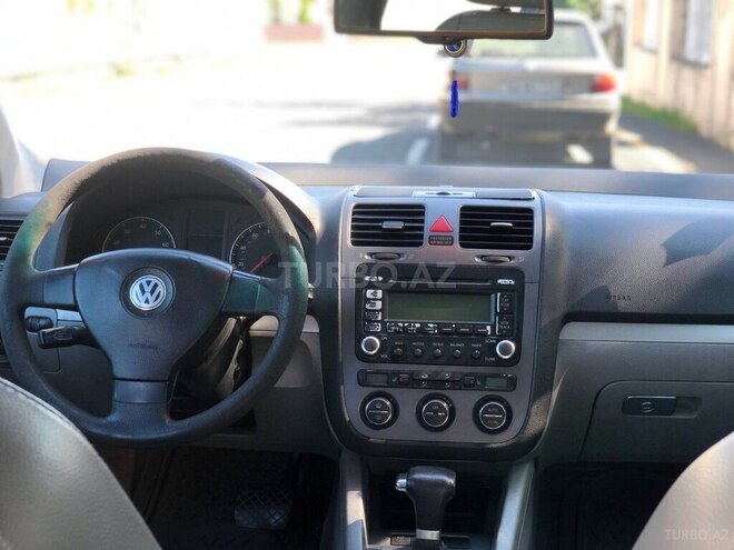 Volkswagen Jetta 2005, 243,500 km - 2.5 l - Zaqatala