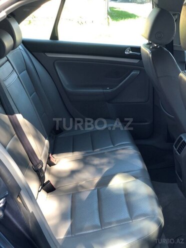 Volkswagen Jetta 2005, 243,500 km - 2.5 l - Zaqatala