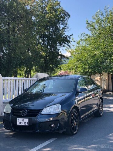 Volkswagen Jetta 2005, 243,500 km - 2.5 l - Zaqatala