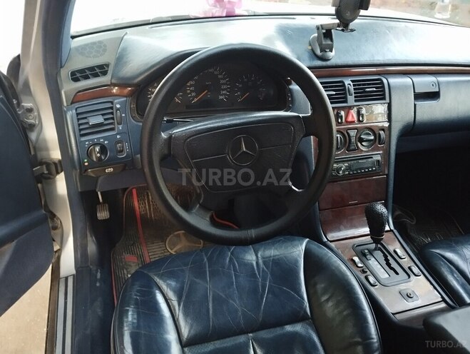 Mercedes E 280 1996, 435,896 km - 2.8 л - Bakı